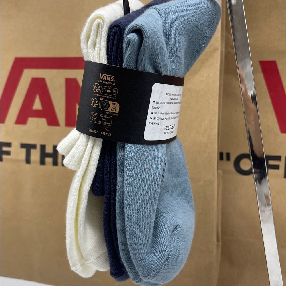 VANS. HALF CREW
HAUTEUR CHENLE CALCETIN DE MEDIA CAÑA
"OFF THE WALL"
3 PACK - Picture 2 of 16